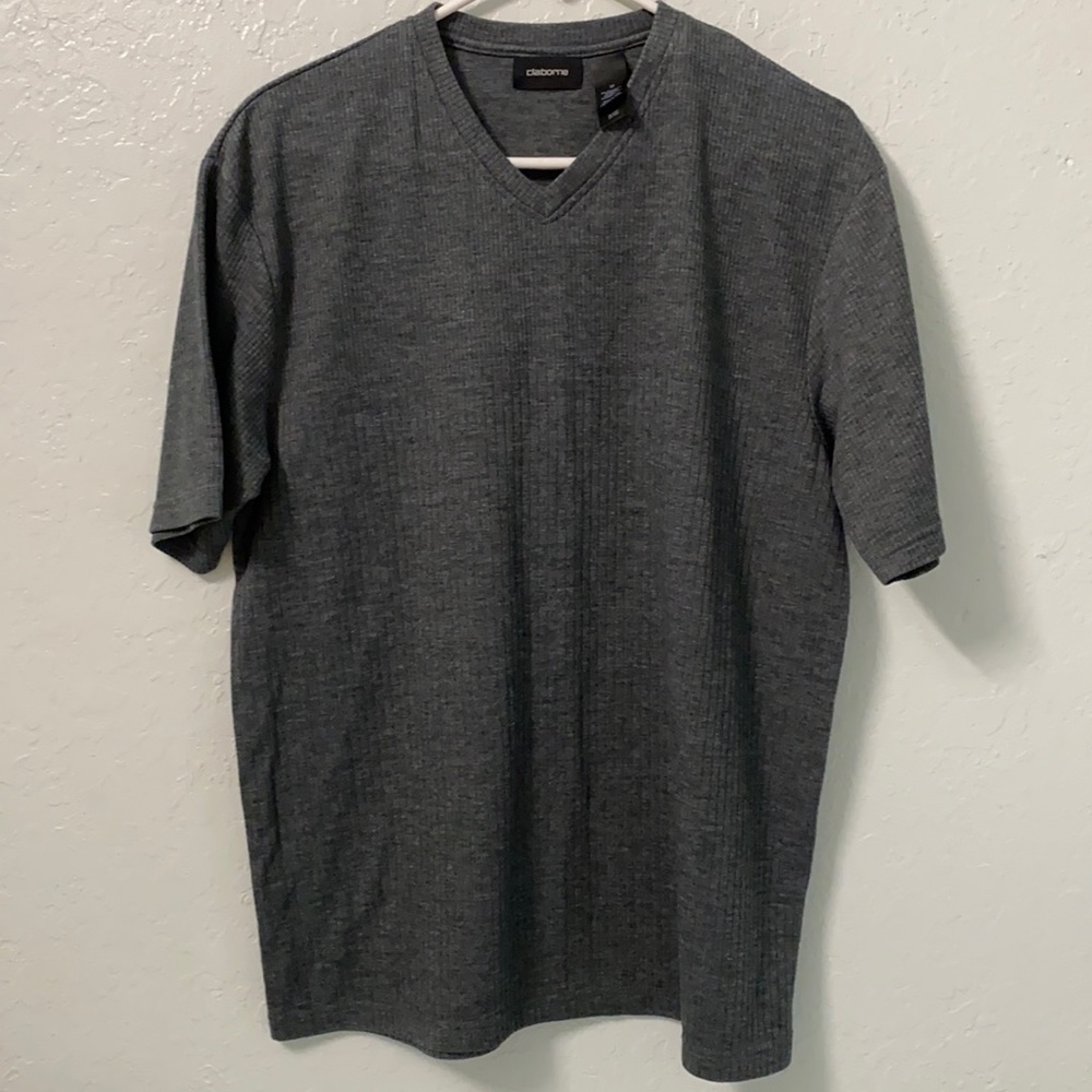 Medium Claiborne men’s ribbed shirt in gray